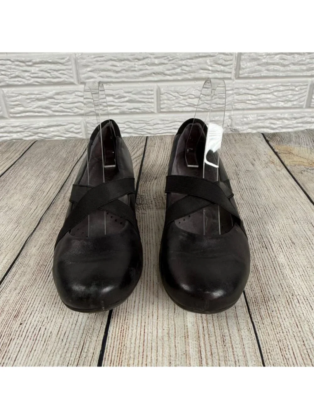 Softwalk Waverly Flats Shoes Hidden Wedge Heel Crisscross Stretch Straps Sz 7.5W